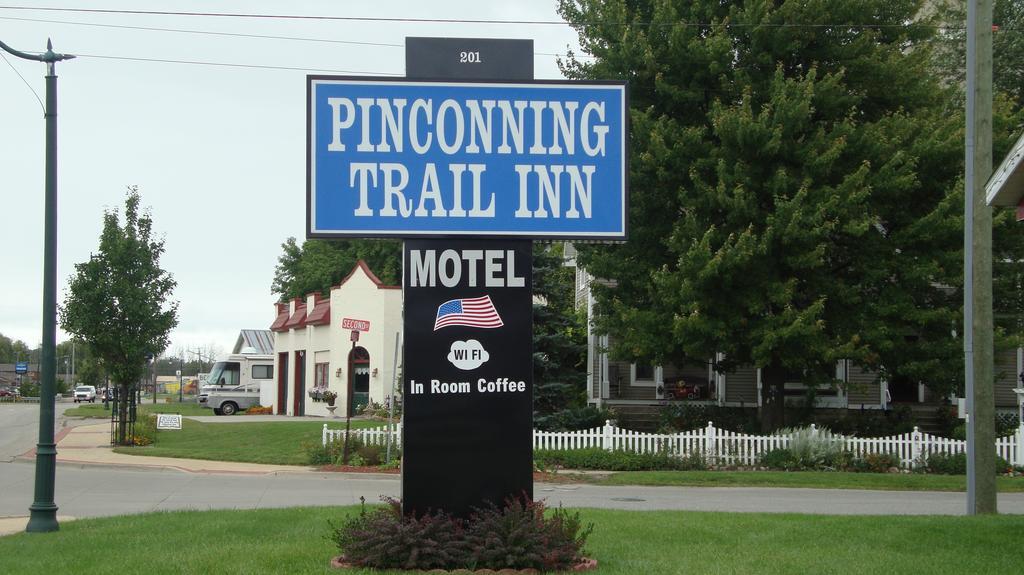 Pinconning Trail Inn Motel Exterior photo