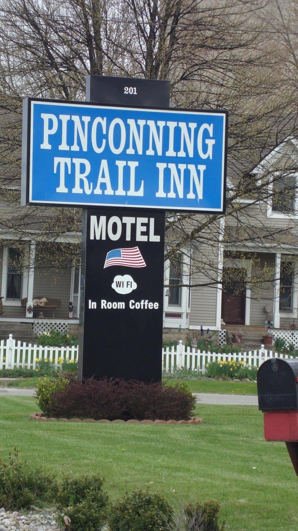 Pinconning Trail Inn Motel Exterior photo